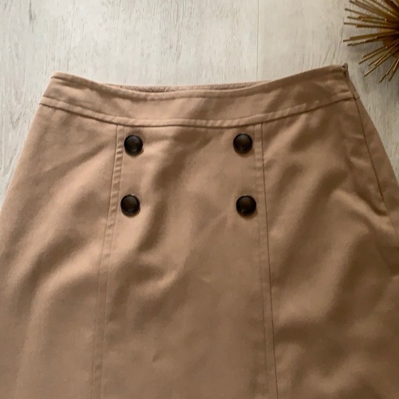 NWOT The Limited tan skirt buttons high waist classic vintage inspired sz 4 midi - Picture 2 of 11